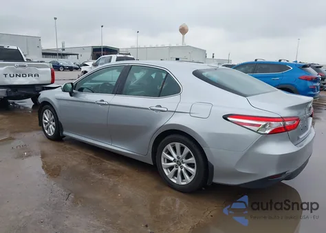 2019 Toyota Camry Le z USA, uszkodzony, nr VIN 4T1B11HK4KU284032